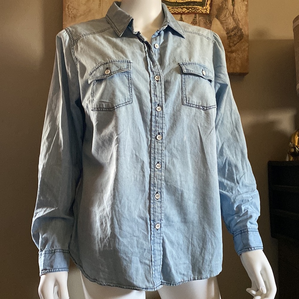 Torrid - Picture 2 of 5